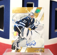 Connor Hellebuyck 2023-24 - Gold Auto Spx Upper Deck